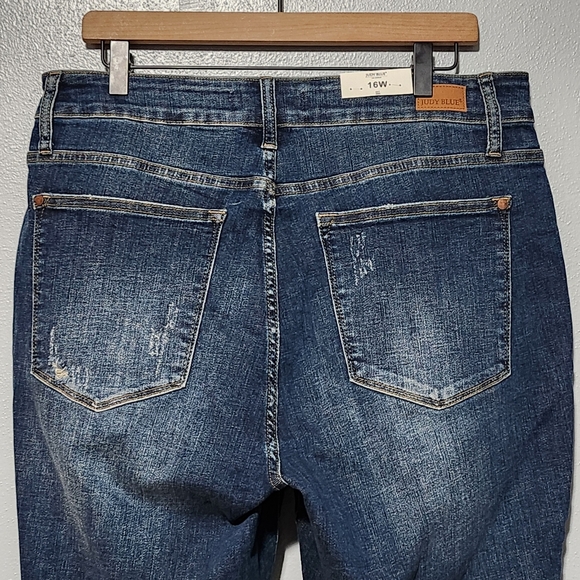 JUDY BLUE Chevelle Hi-Rise Cuffed Distressed Capri Jeans Womens Plus 16W - Picture 8 of 12